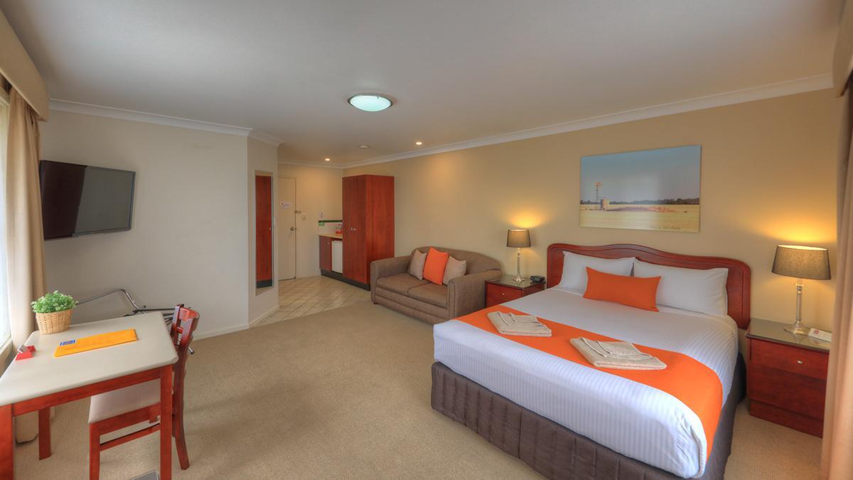 Endeavour Court Motor Inn Dubbo Buitenkant foto