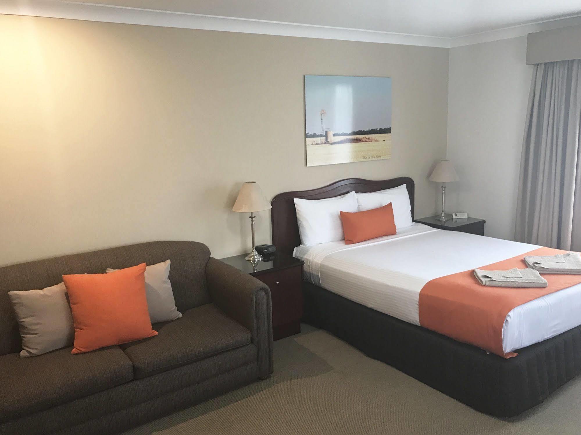 Endeavour Court Motor Inn Dubbo Buitenkant foto
